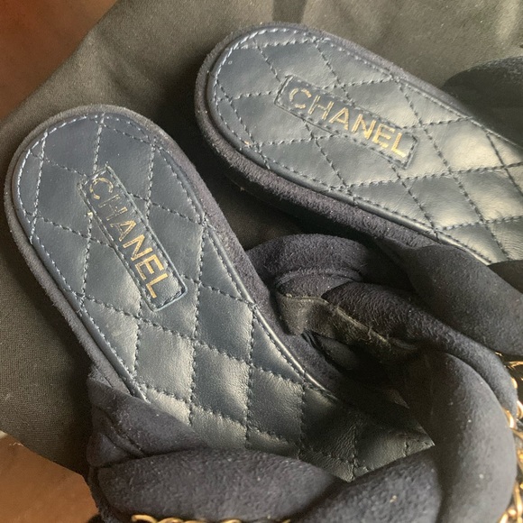 Chanel - Picture 3 of 11